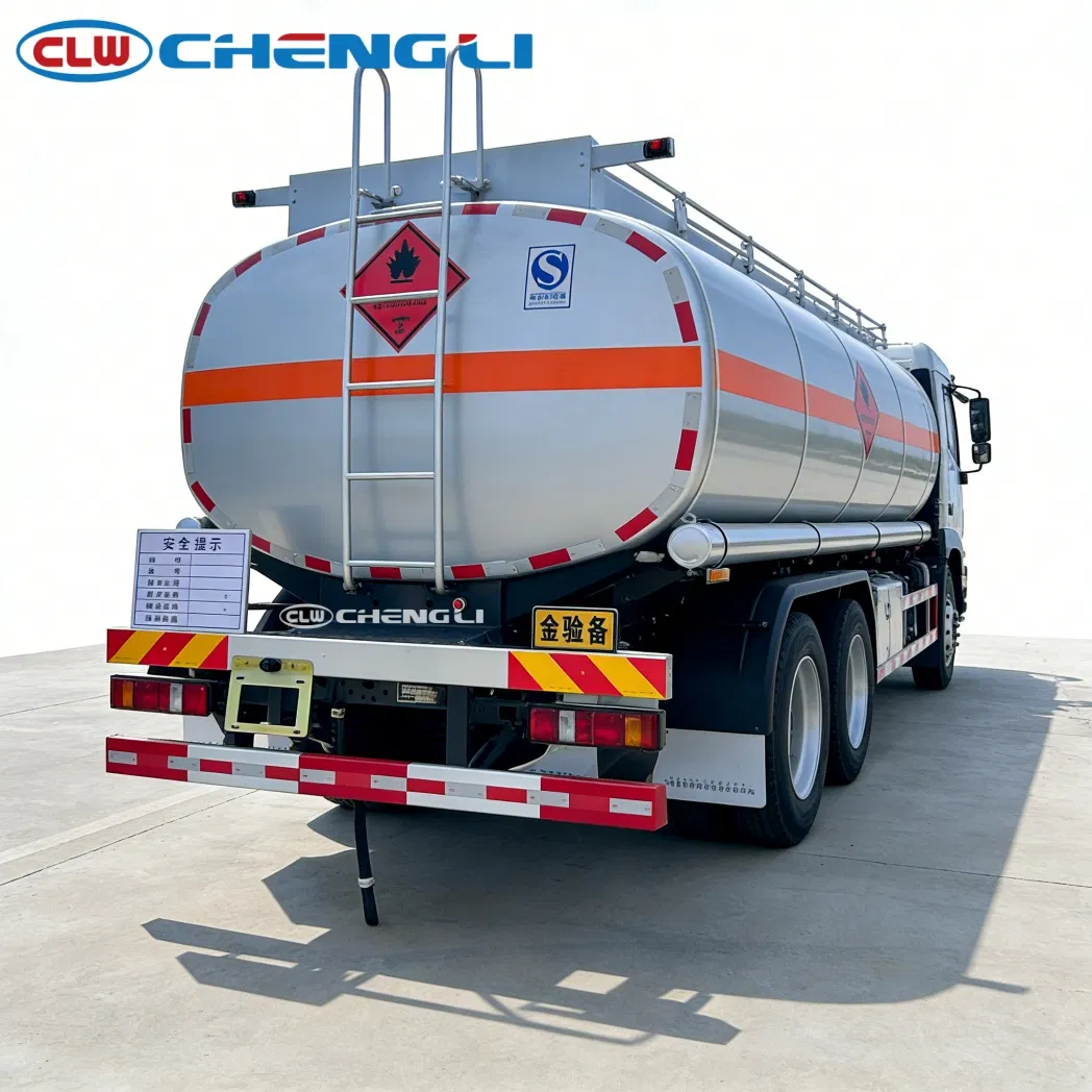 Camión cisterna de combustible HOWO de 30 m³: imagen de referencia 2 del vehículo y su equipo