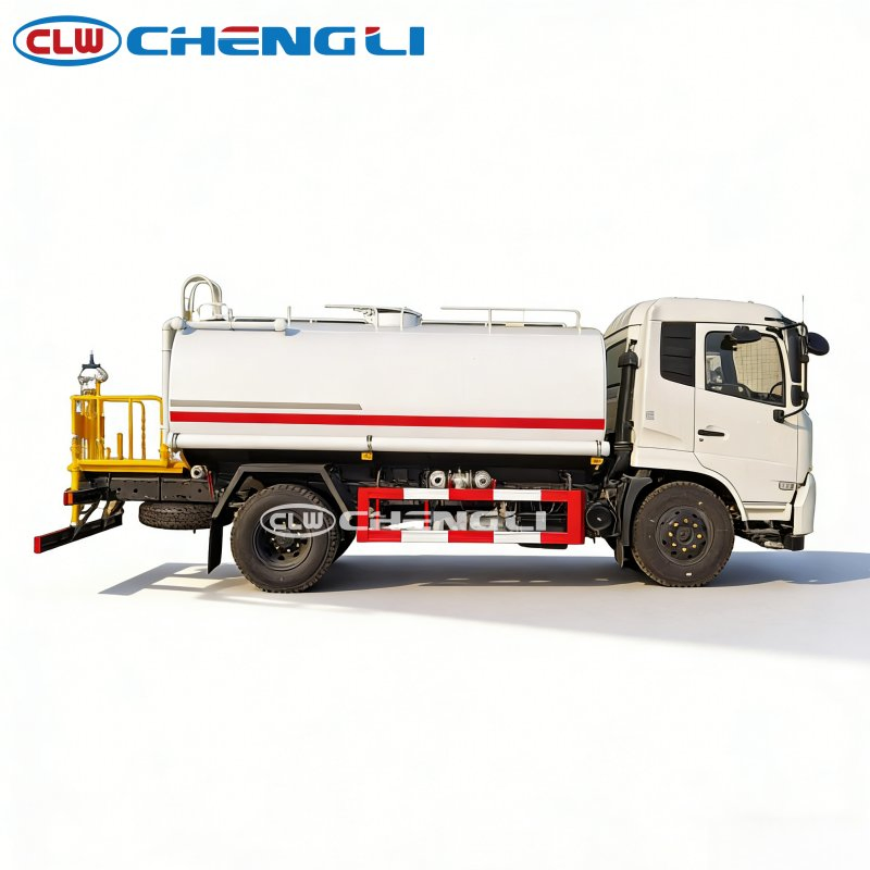 Camión cisterna de riego Dongfeng Tianjin de 12,5 m³: imagen de referencia 4 del vehículo y su equipo