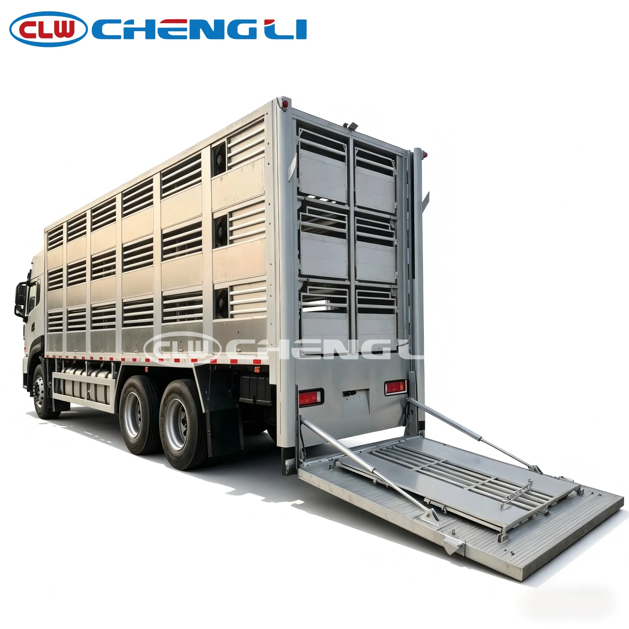 Camión Sinotruk 8×4 para transporte avícola: imagen de referencia 4 del vehículo y su equipo