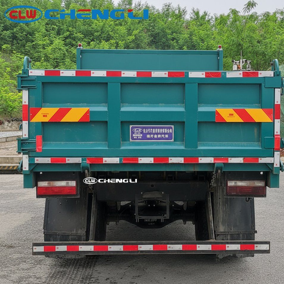 Camión volquete CLW 4×4 de 9 t: imagen de referencia 5 del vehículo y su equipo