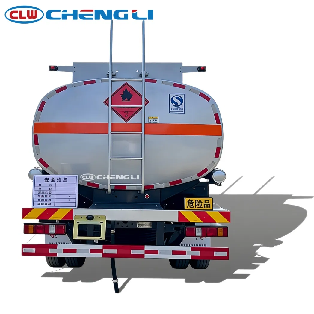 Camión cisterna de combustible HOWO de 30 m³: imagen de referencia 4 del vehículo y su equipo