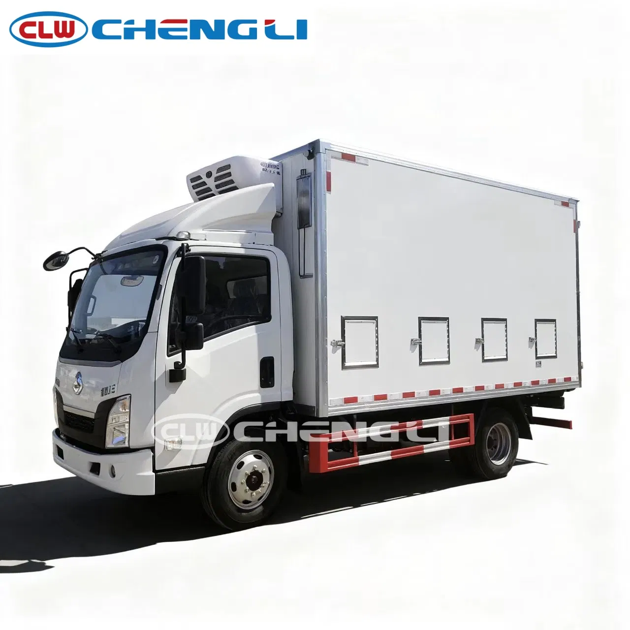 Camión compacto para transporte avícola: imagen de referencia 4 del vehículo y su equipo